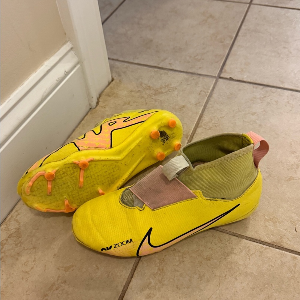 Nike Kids size 3 Yellow Soccer Cleats